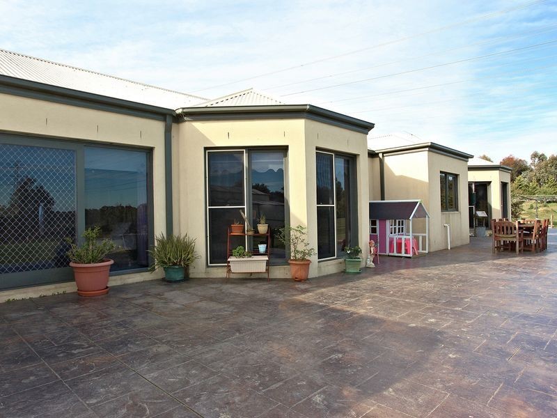 13-15 Walter Way, Cranbourne South VIC 3977