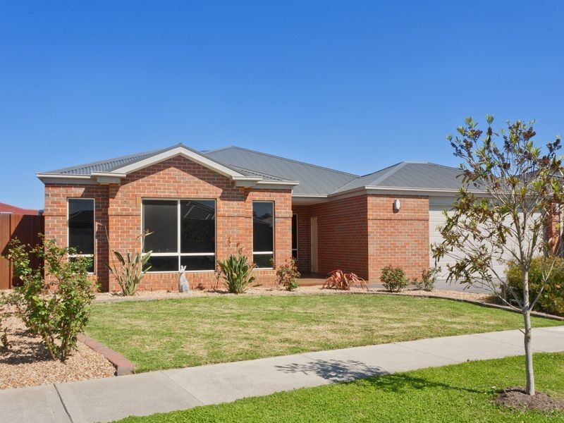4 Danby Court, Cranbourne North VIC 3977