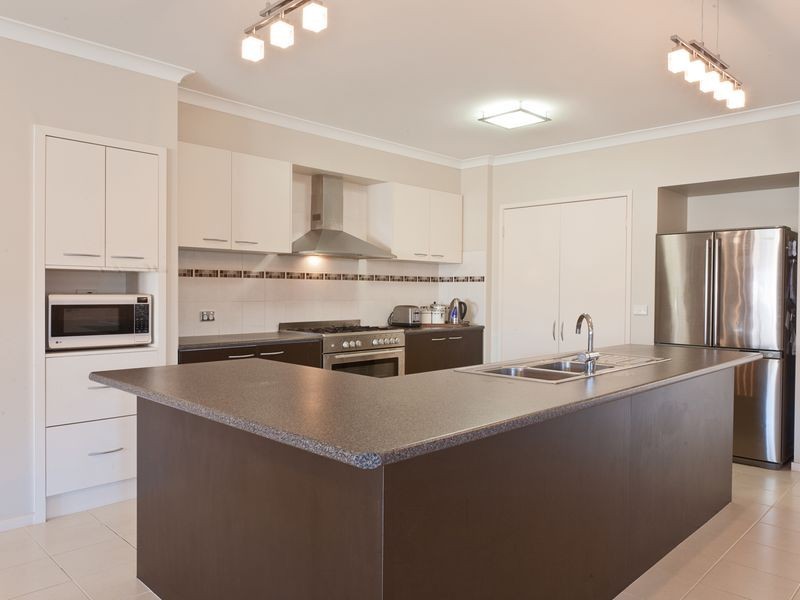 4 Danby Court, Cranbourne North VIC 3977