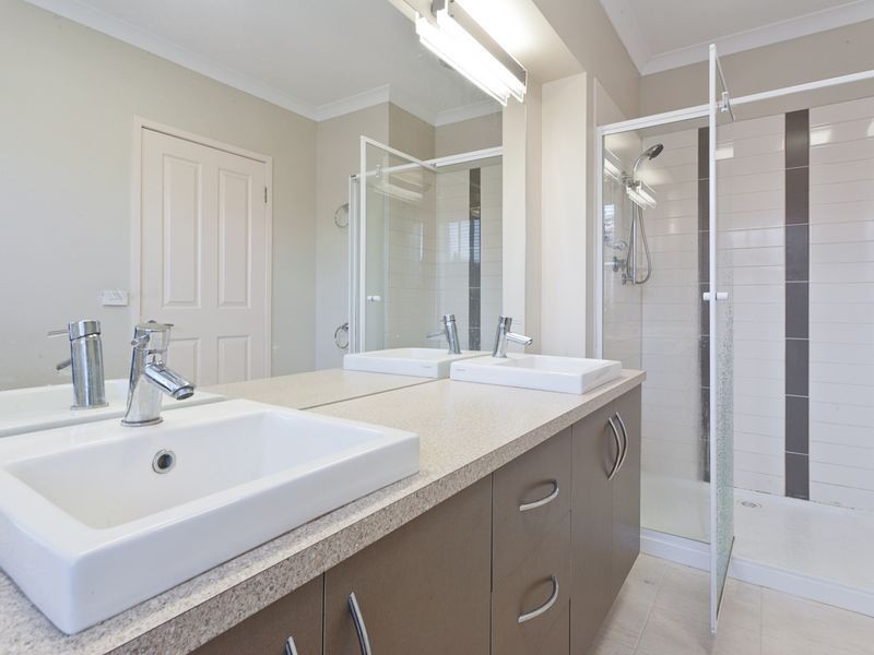 4 Danby Court, Cranbourne North VIC 3977