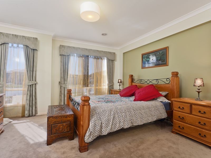 4 Danby Court, Cranbourne North VIC 3977