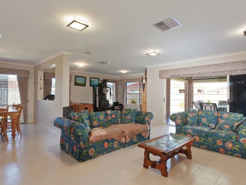 4 Danby Court, Cranbourne North VIC 3977