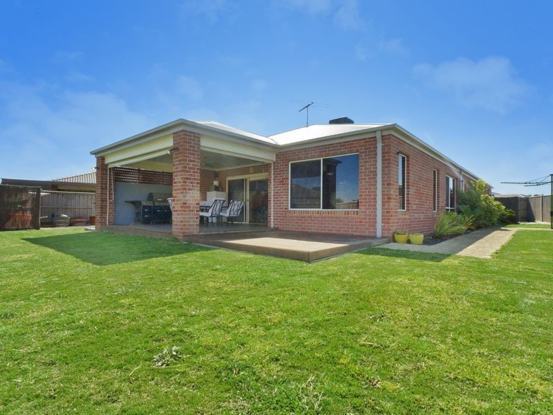 4 Danby Court, Cranbourne North VIC 3977