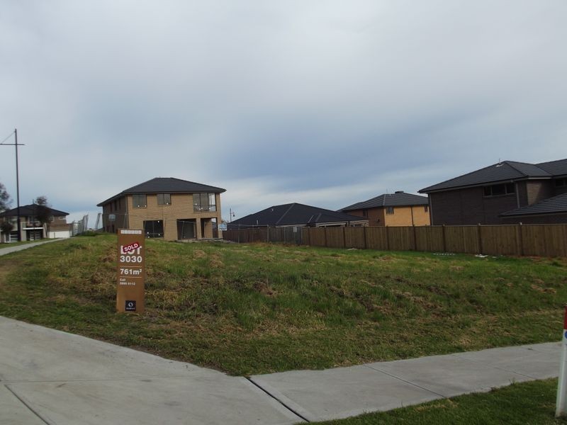 17 Ascent Drive, Cranbourne North VIC 3977