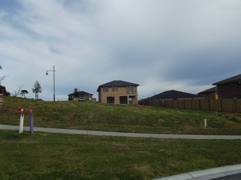 17 Ascent Drive, Cranbourne North VIC 3977