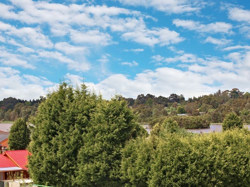 40 John Hunter Drive, Endeavour Hills VIC 3802