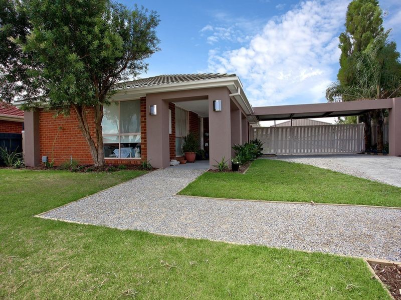 7 Tinara Court, Cranbourne North VIC 3977
