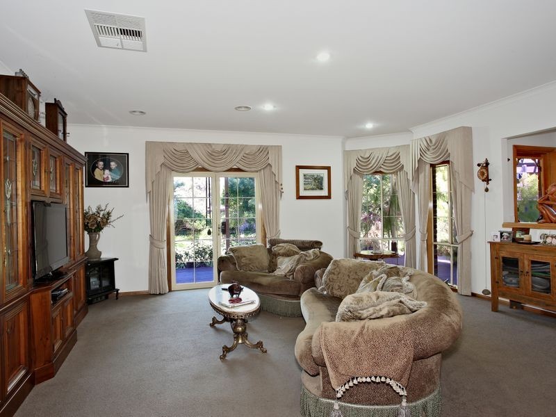 38 Mayfield Road, Cranbourne East VIC 3977