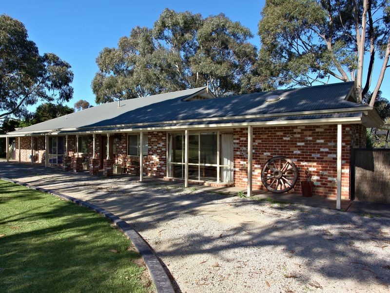 38 Mayfield Road, Cranbourne East VIC 3977