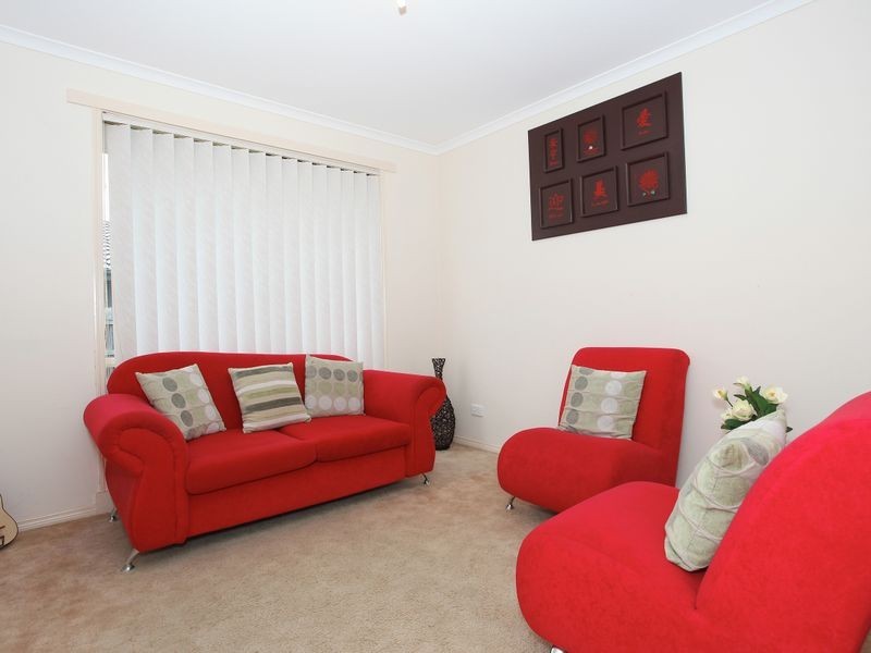 12 Cornwell Crescent, Cranbourne East VIC 3977