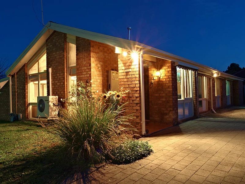 5 Bass Court, Cranbourne North VIC 3977