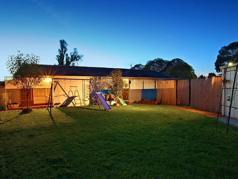 5 Bass Court, Cranbourne North VIC 3977