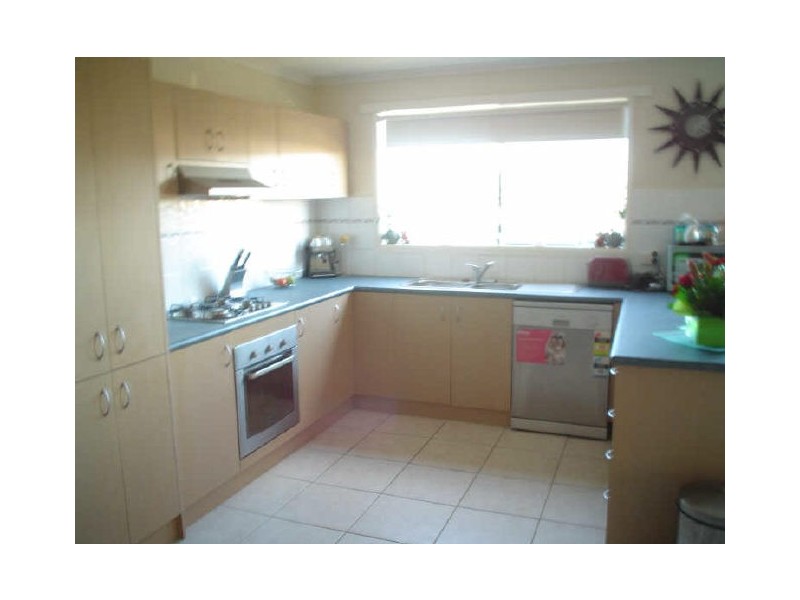 7 Staunton Walk, Cranbourne VIC 3977