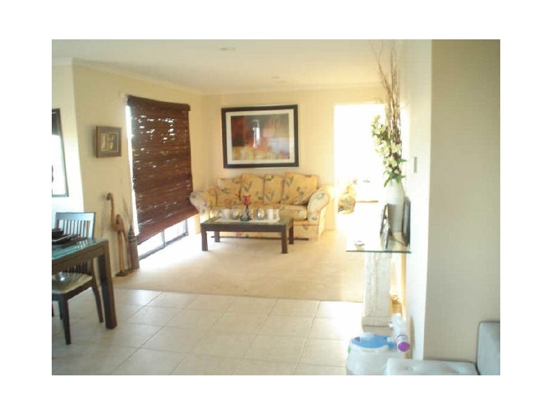 7 Staunton Walk, Cranbourne VIC 3977