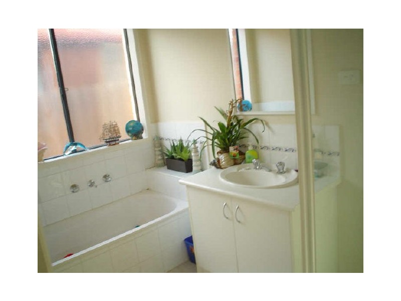 7 Staunton Walk, Cranbourne VIC 3977