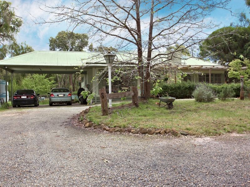207 Smiths Lane, Cranbourne South VIC 3977