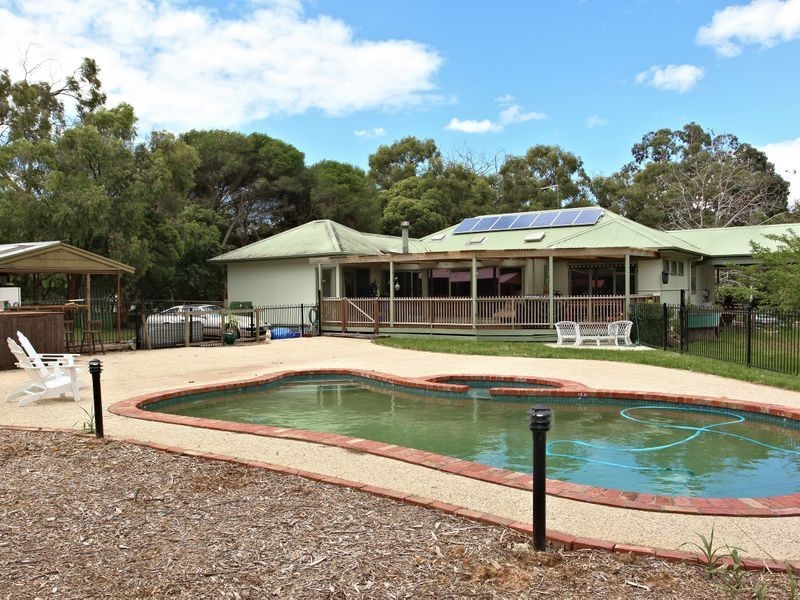 207 Smiths Lane, Cranbourne South VIC 3977