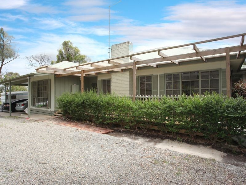 207 Smiths Lane, Cranbourne South VIC 3977