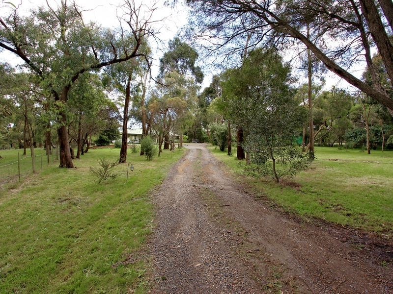 207 Smiths Lane, Cranbourne South VIC 3977