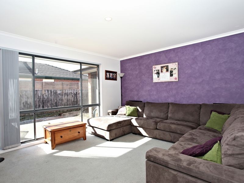 16 Seacombe Place, Cranbourne VIC 3977