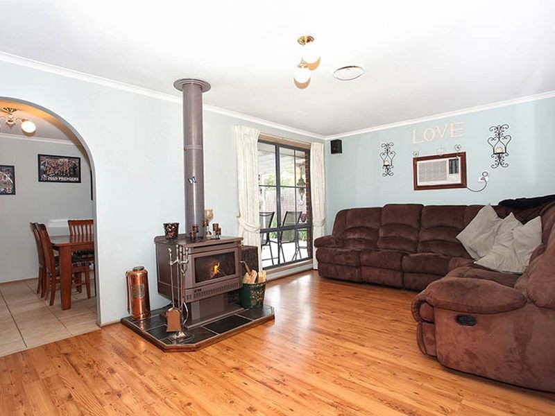 5 Lupin Court, Cranbourne North VIC 3977