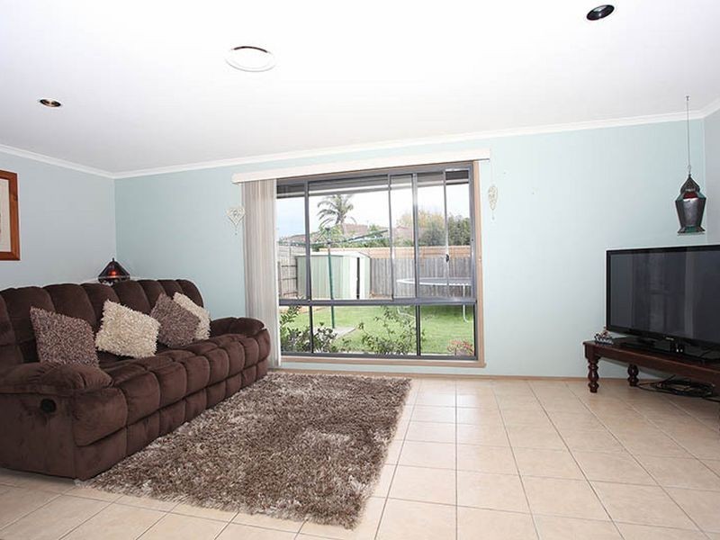 5 Lupin Court, Cranbourne North VIC 3977