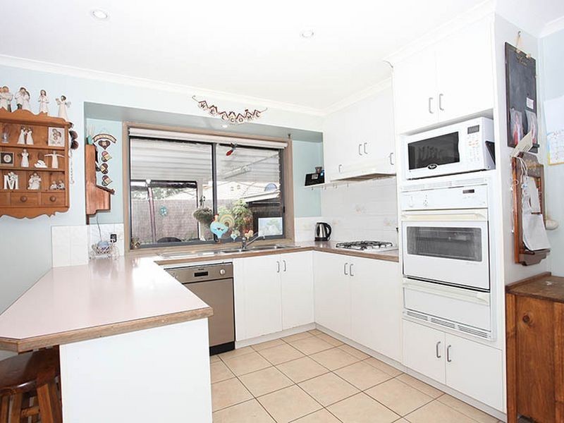 5 Lupin Court, Cranbourne North VIC 3977