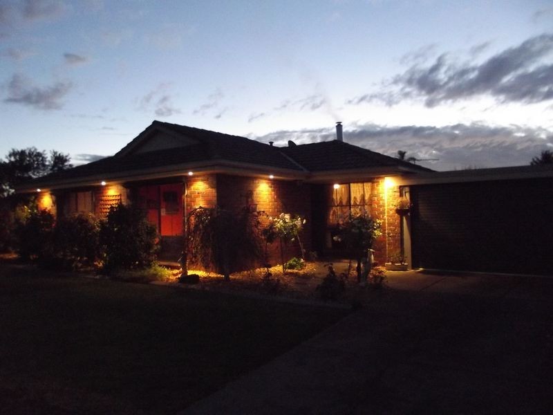 5 Lupin Court, Cranbourne North VIC 3977