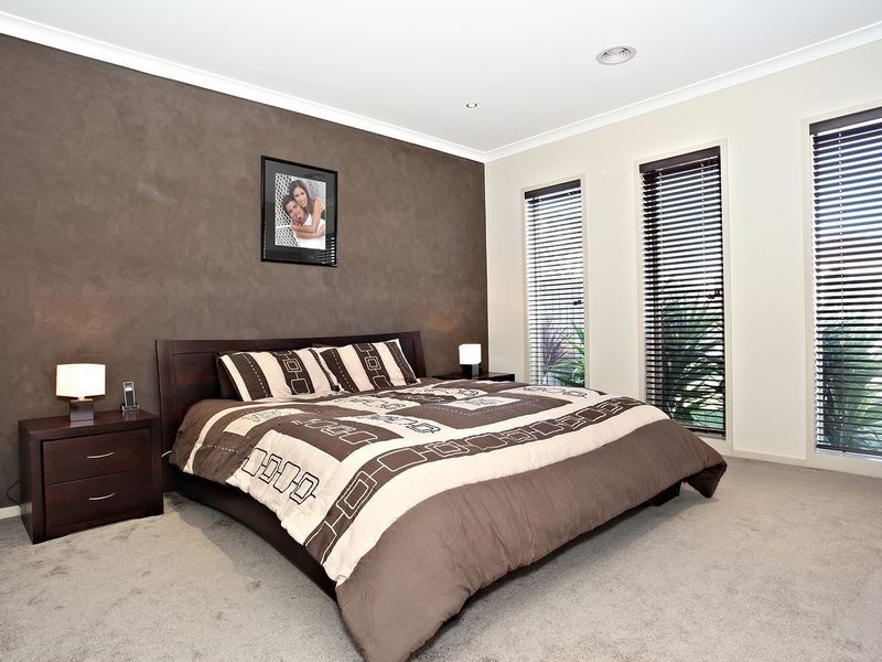 17 Durnoch Place, Cranbourne VIC 3977