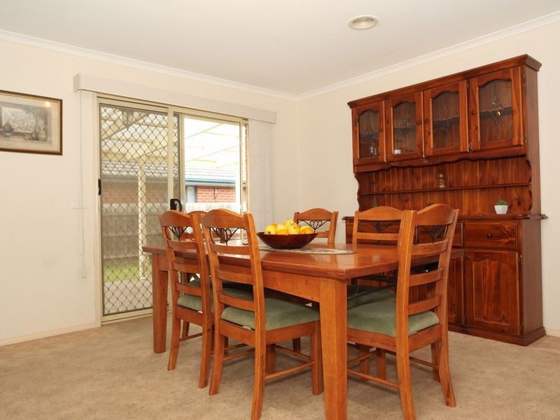 12 Cornwell Crescent, Cranbourne East VIC 3977