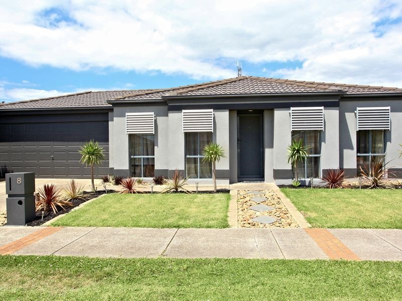 8 Genista Road, Cranbourne West VIC 3977