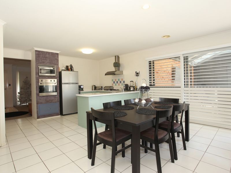 8 Genista Road, Cranbourne West VIC 3977