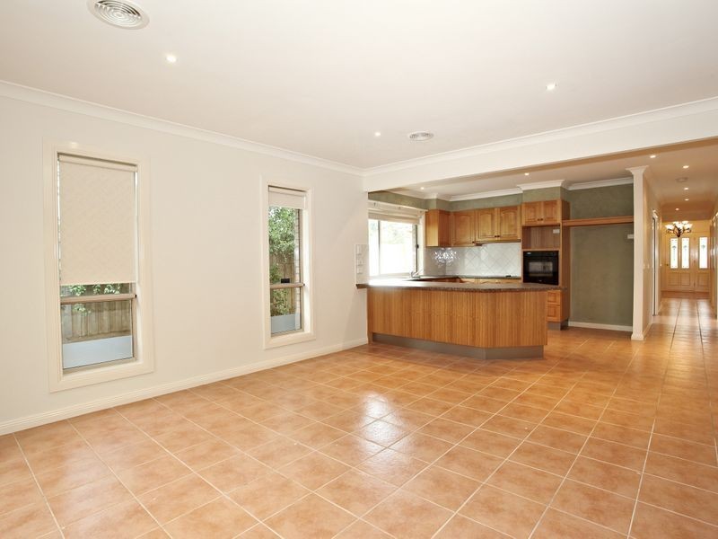 17 Bruce Street, Cranbourne VIC 3977