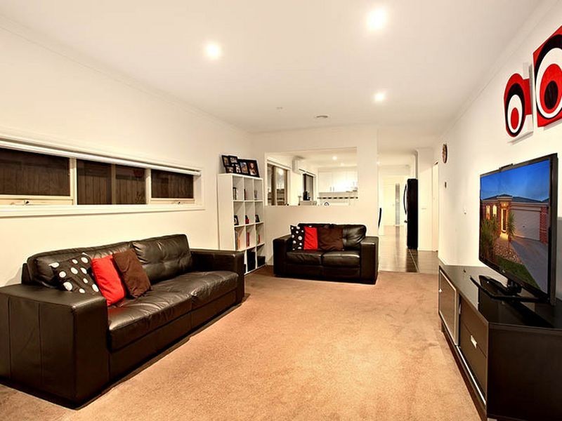 10 Hector Drive, Cranbourne VIC 3977