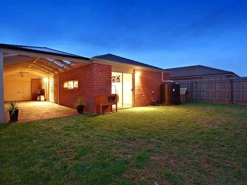 10 Hector Drive, Cranbourne VIC 3977