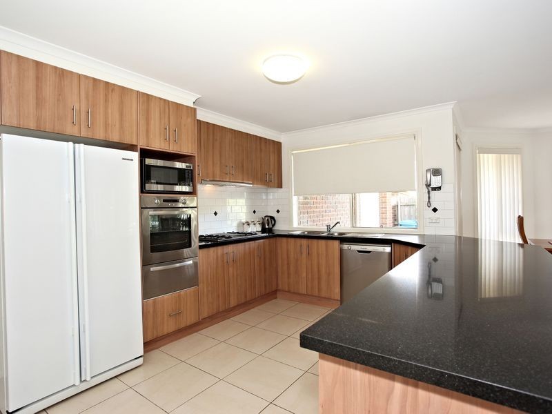 3 Durnoch Place, Cranbourne VIC 3977