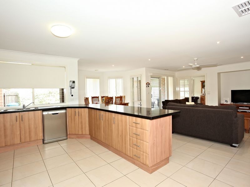 3 Durnoch Place, Cranbourne VIC 3977