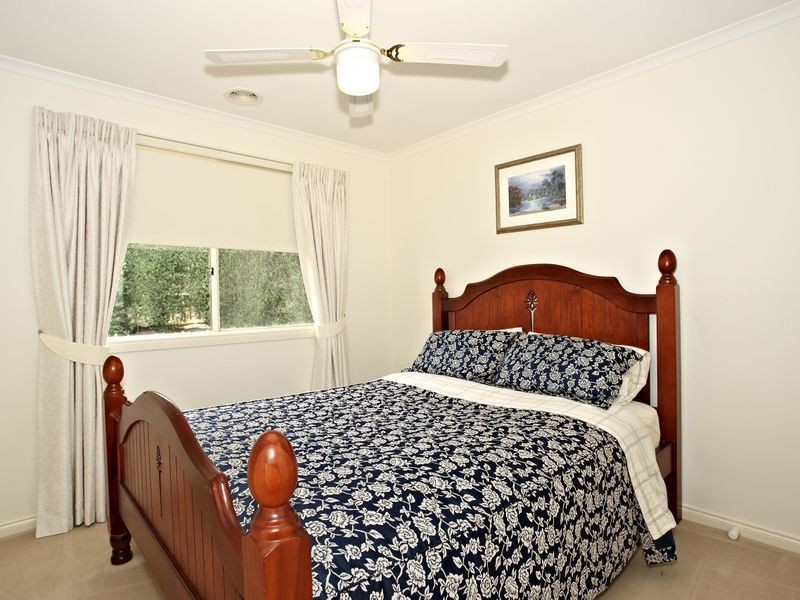 3 Durnoch Place, Cranbourne VIC 3977