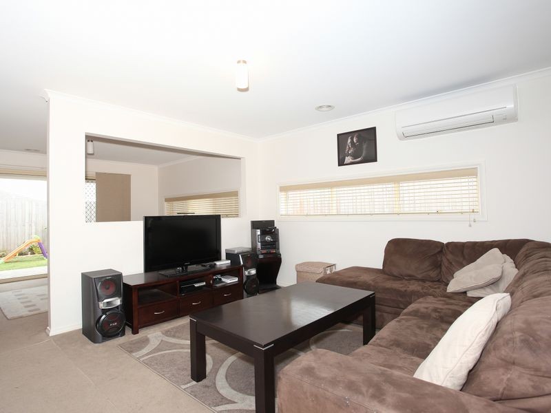 63 Calais Circuit, Cranbourne West VIC 3977