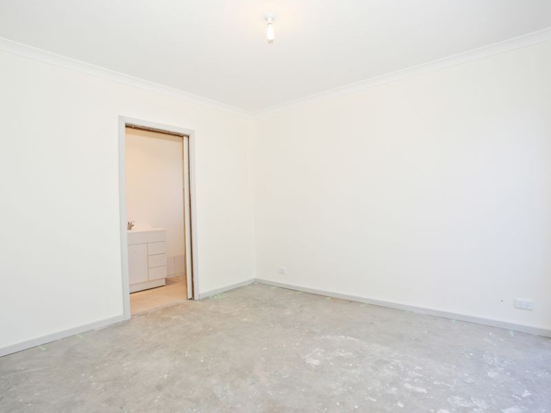 2/23 Clarendon Street, Cranbourne VIC 3977