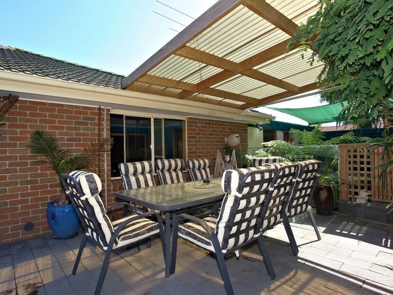 6 Barilla Court, Cranbourne VIC 3977