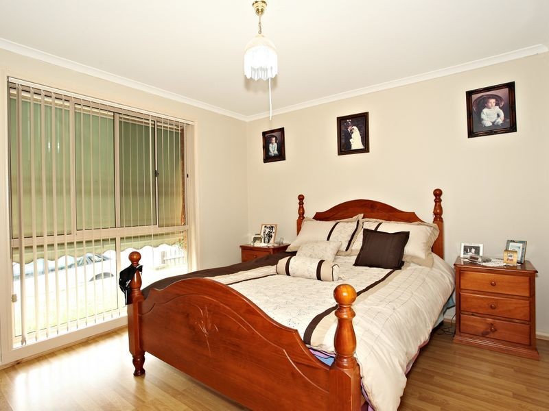 30 Manatoka Crescent, Hampton Park VIC 3976