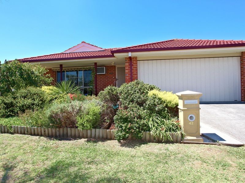 42 Bellarine Drive, Cranbourne VIC 3977