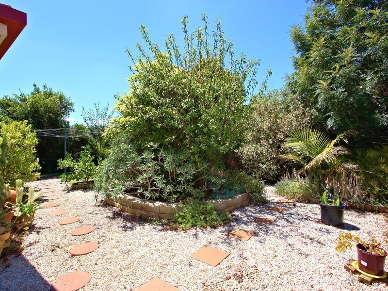 42 Bellarine Drive, Cranbourne VIC 3977