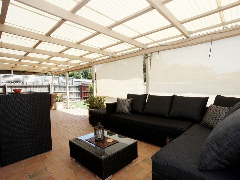 9 Crystal Garden, Cranbourne West VIC 3977