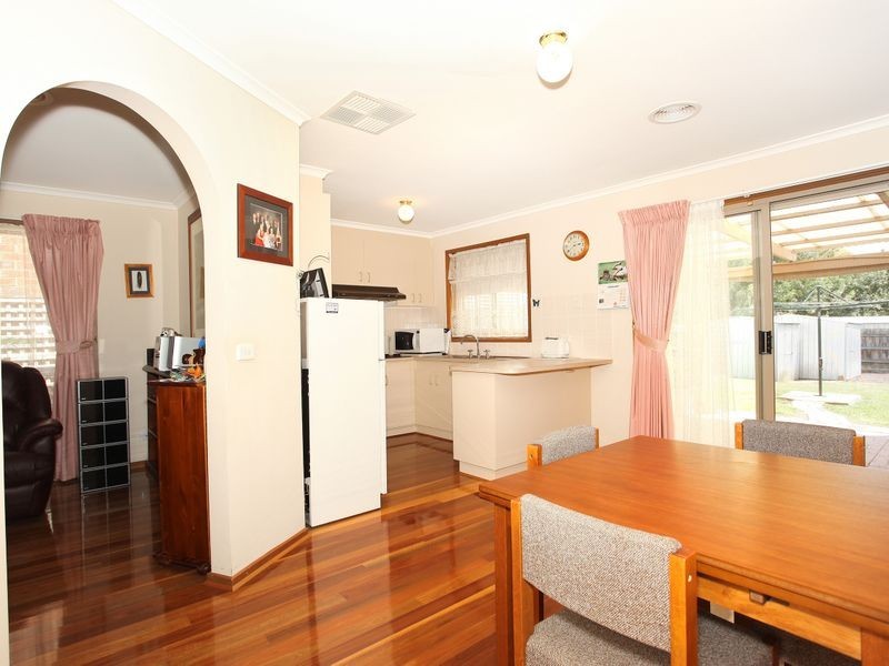 9 Crystal Garden, Cranbourne West VIC 3977