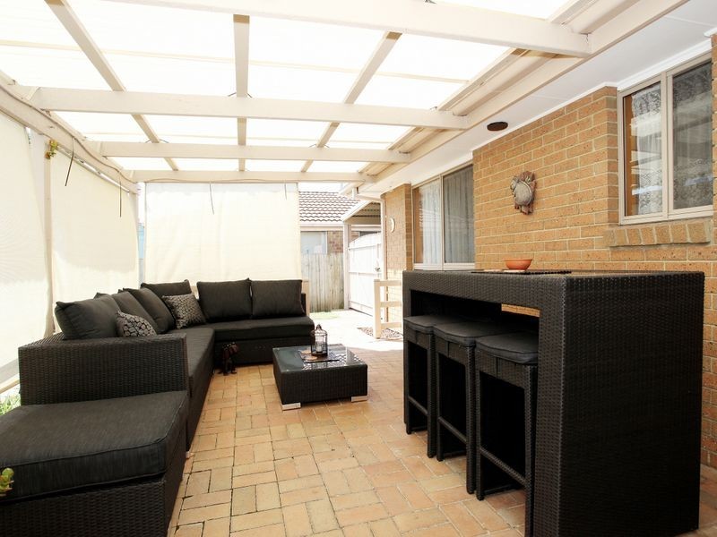 9 Crystal Garden, Cranbourne West VIC 3977