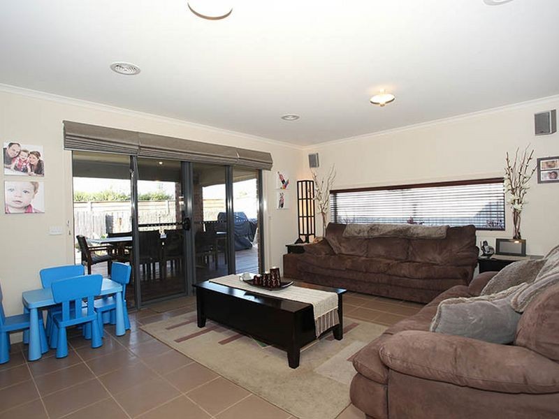 23 Ferndown Drive, Cranbourne VIC 3977