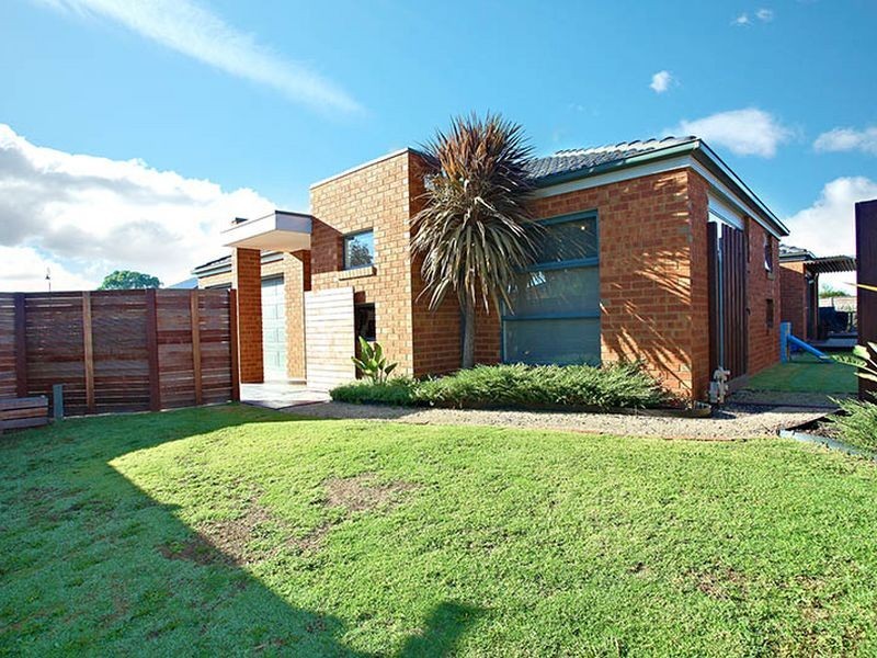 23 Ferndown Drive, Cranbourne VIC 3977
