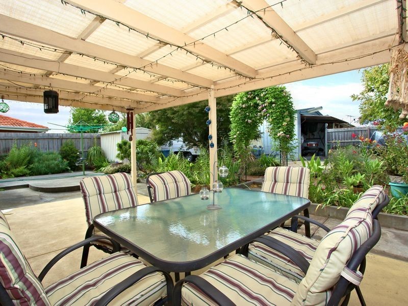 14 Cranbourne Drive, Cranbourne VIC 3977